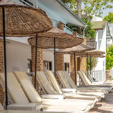 Hotel Tropic Club & -