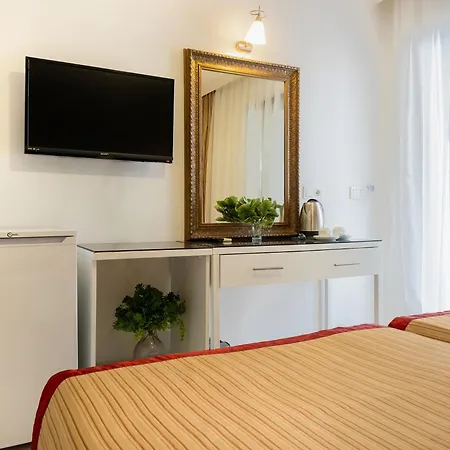 Tropic Club & - 3* Side