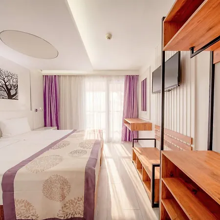 Tropic Hotel