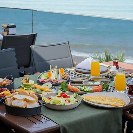 Tropic Beach Resort Hotel 3*