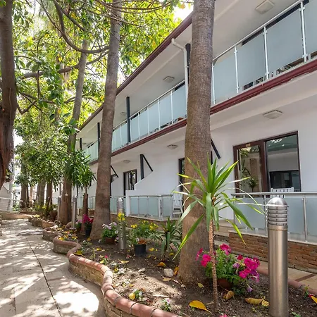 호텔 Tropic Club & -