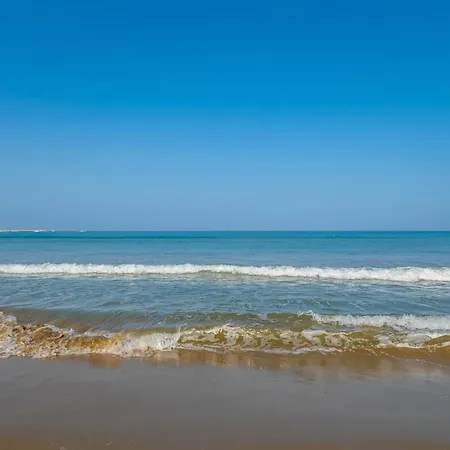Tropic Beach Resort Hotel Hotel 3*