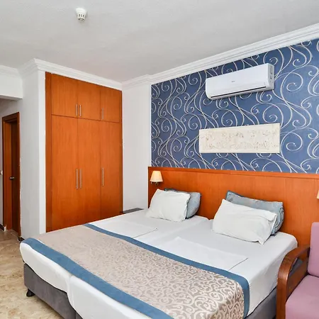 Tropic Club Hotel 3*