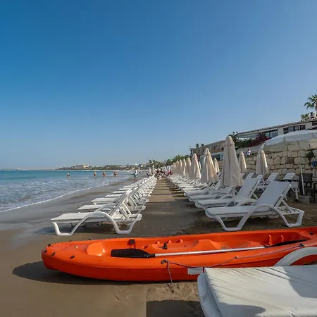 Tropic Beach Resort Hotel 3*