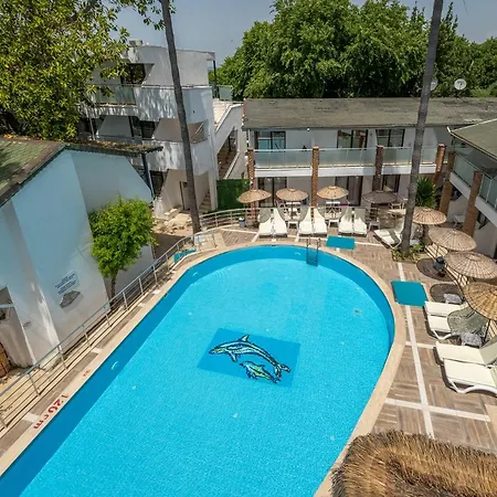 Tropic Beach Resort Hotel 3*