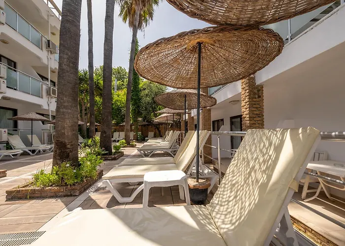 Tropic Club & - Szálloda